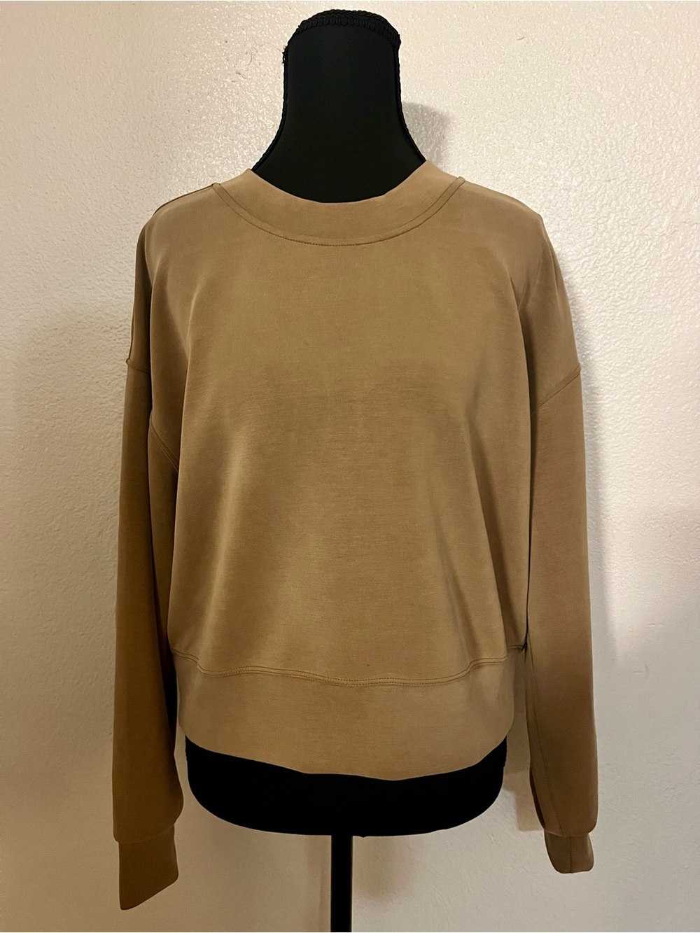 lululemon athletica Oversized Relaxed Crew Sweatshirt in Khaki Retail Price $118 - Picture 4 of 7